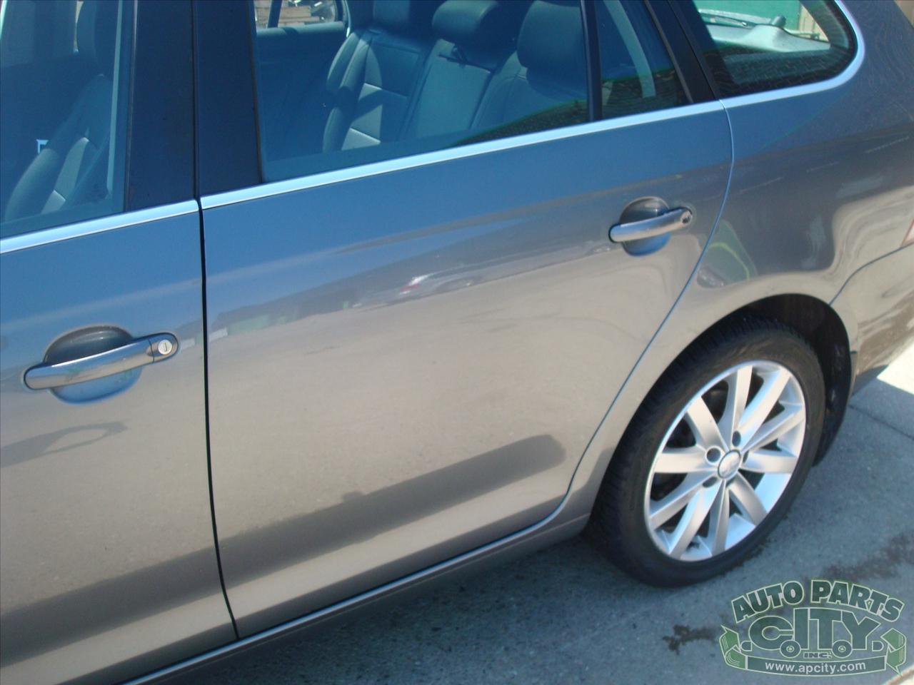 Volkswagen Jetta SportWagen 2.0L TDI 2011