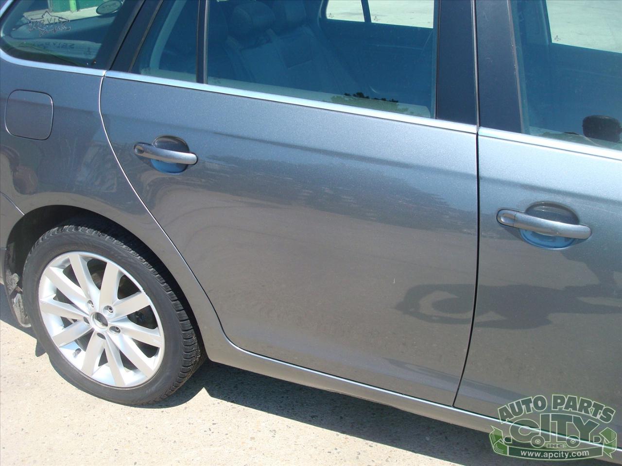 Volkswagen Jetta SportWagen 2.0L TDI 2011