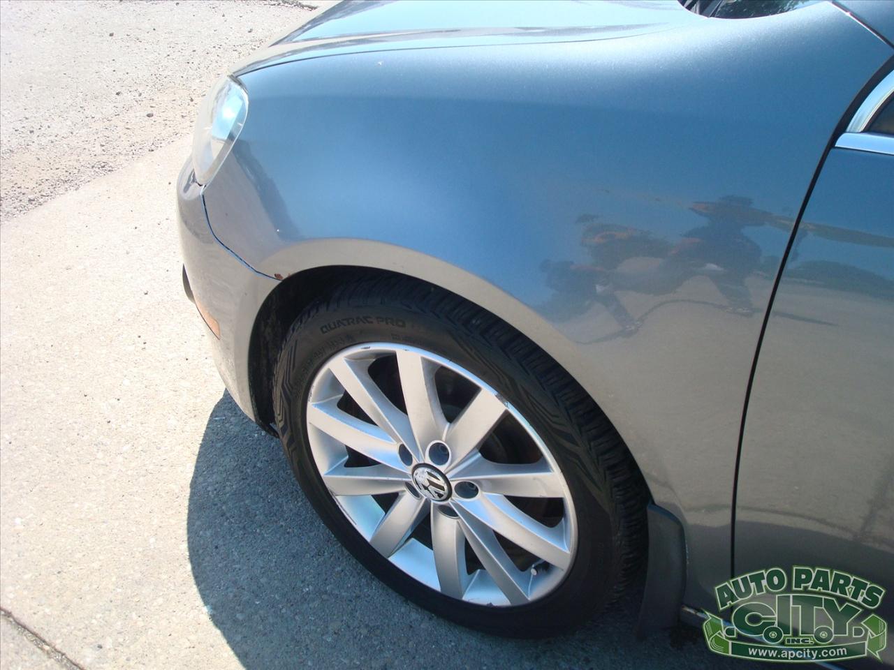 Volkswagen Jetta SportWagen 2.0L TDI 2011