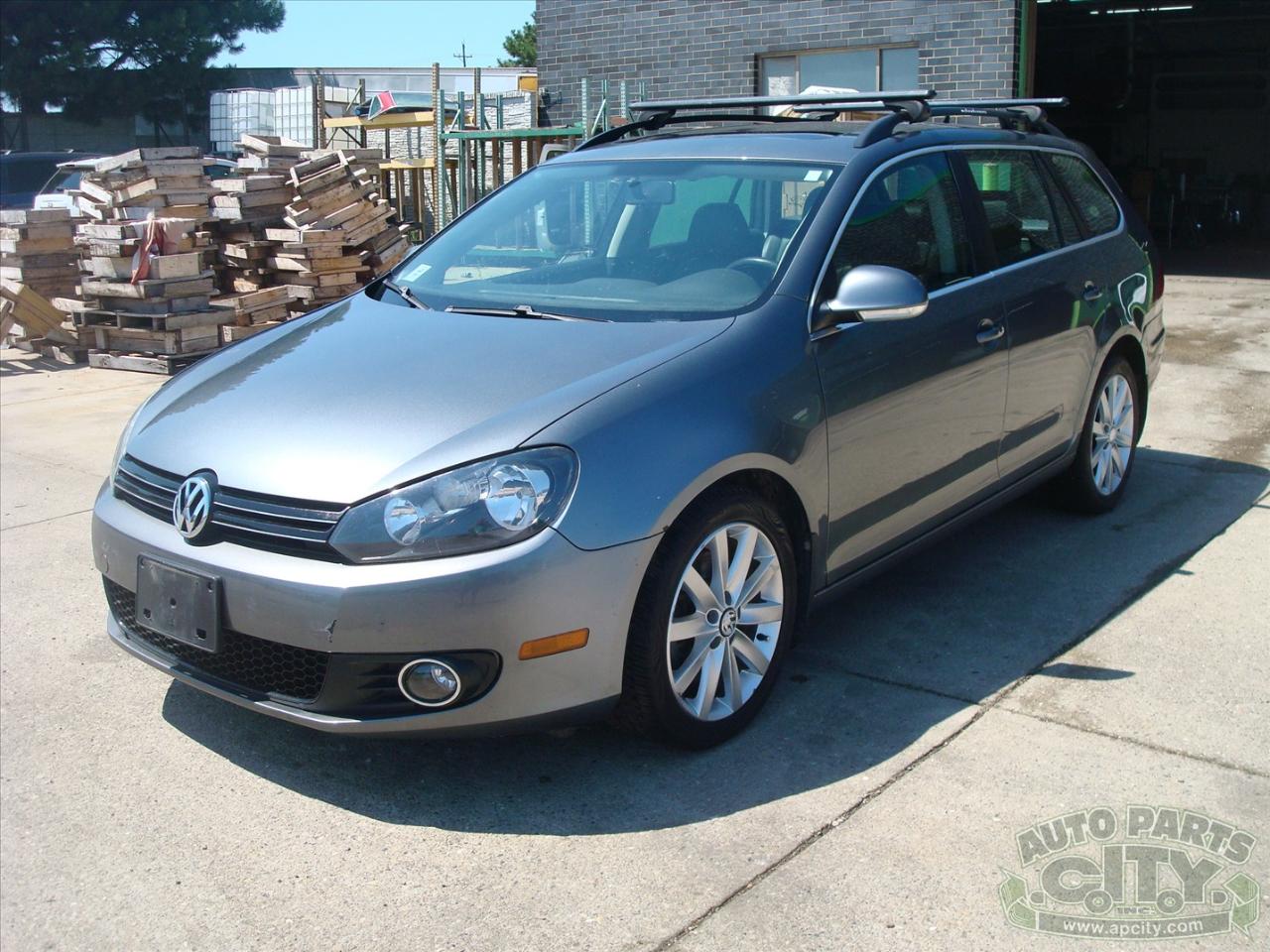 Volkswagen Jetta SportWagen 2.0L TDI 2011