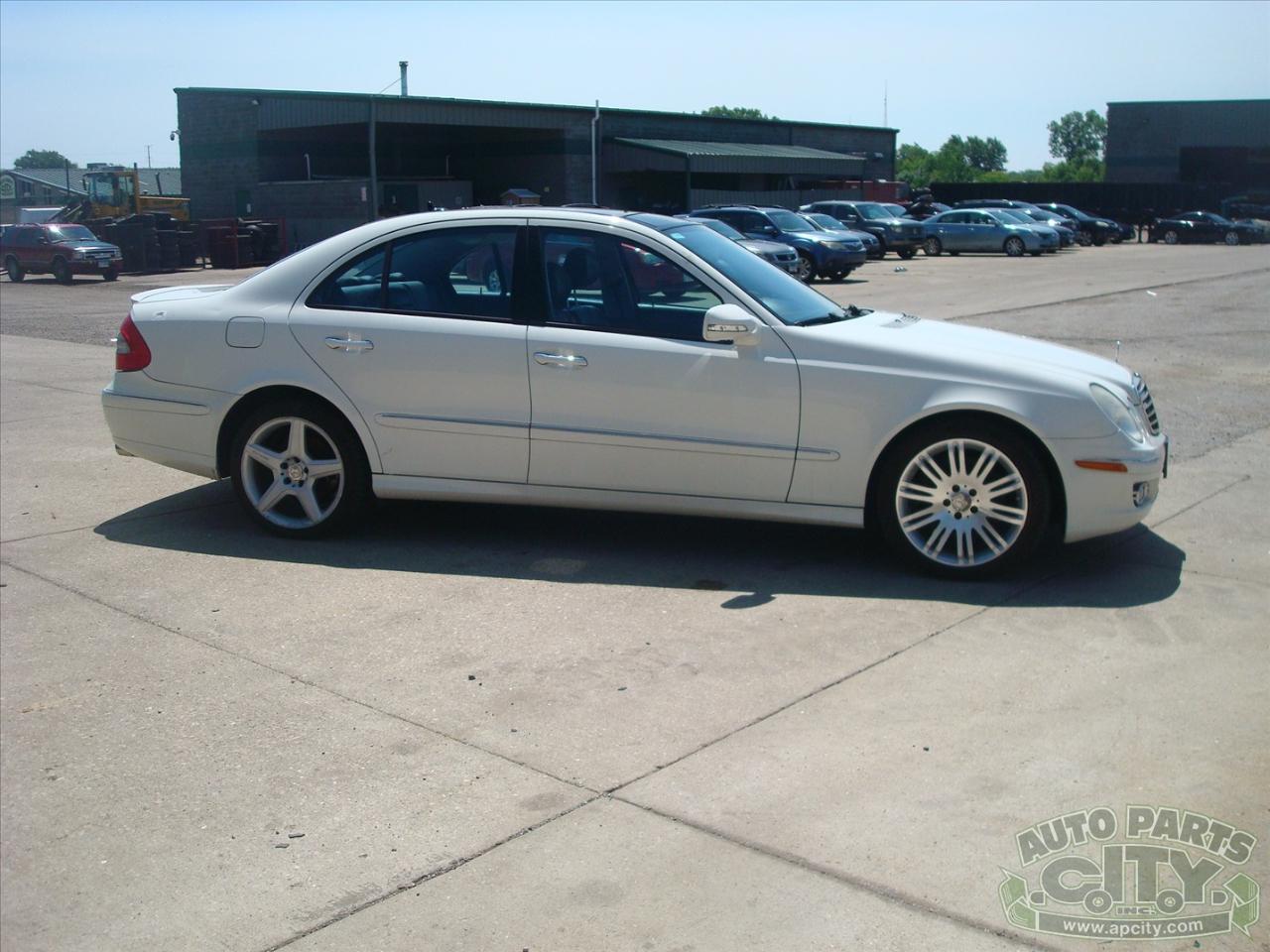 Mercedes-Benz E-Class E350 4MATIC Sedan 2008