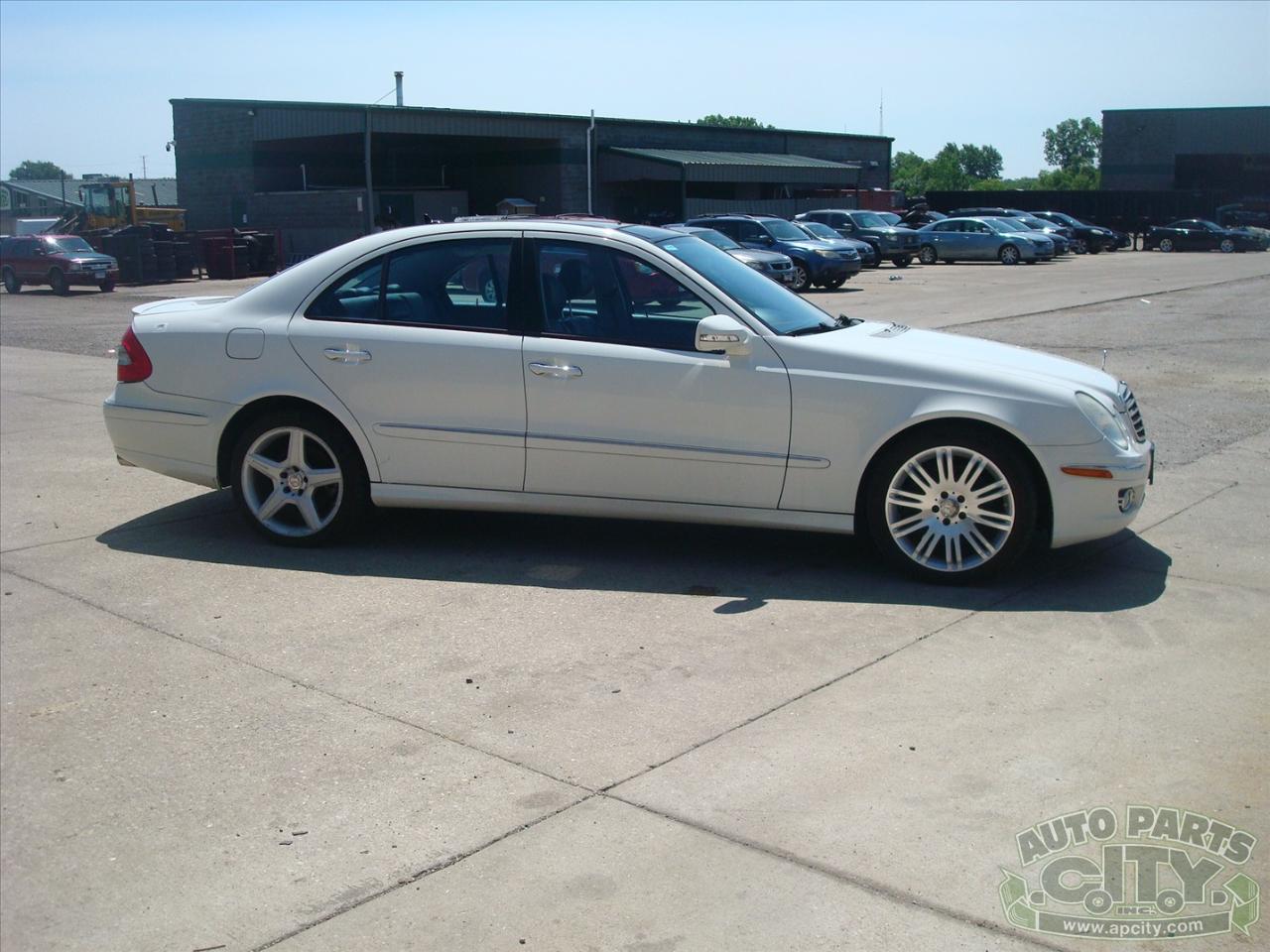 Mercedes-Benz E-Class E350 4MATIC Sedan 2008