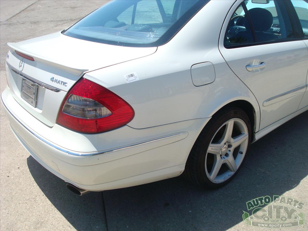 Mercedes-Benz E-Class E350 4MATIC Sedan 2008
