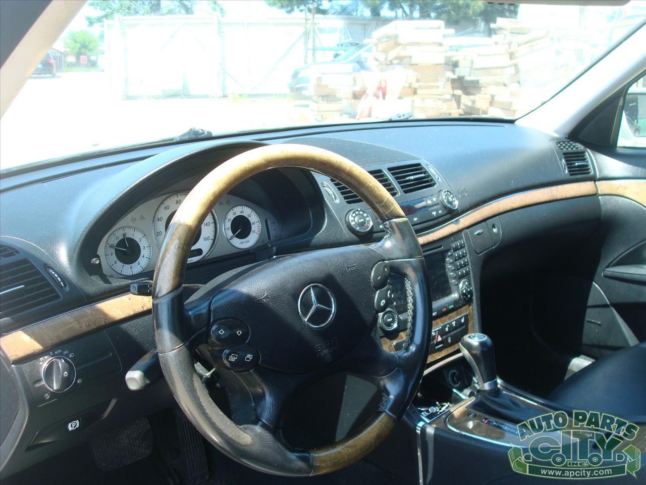 Mercedes-Benz E-Class E350 4MATIC Sedan 2008