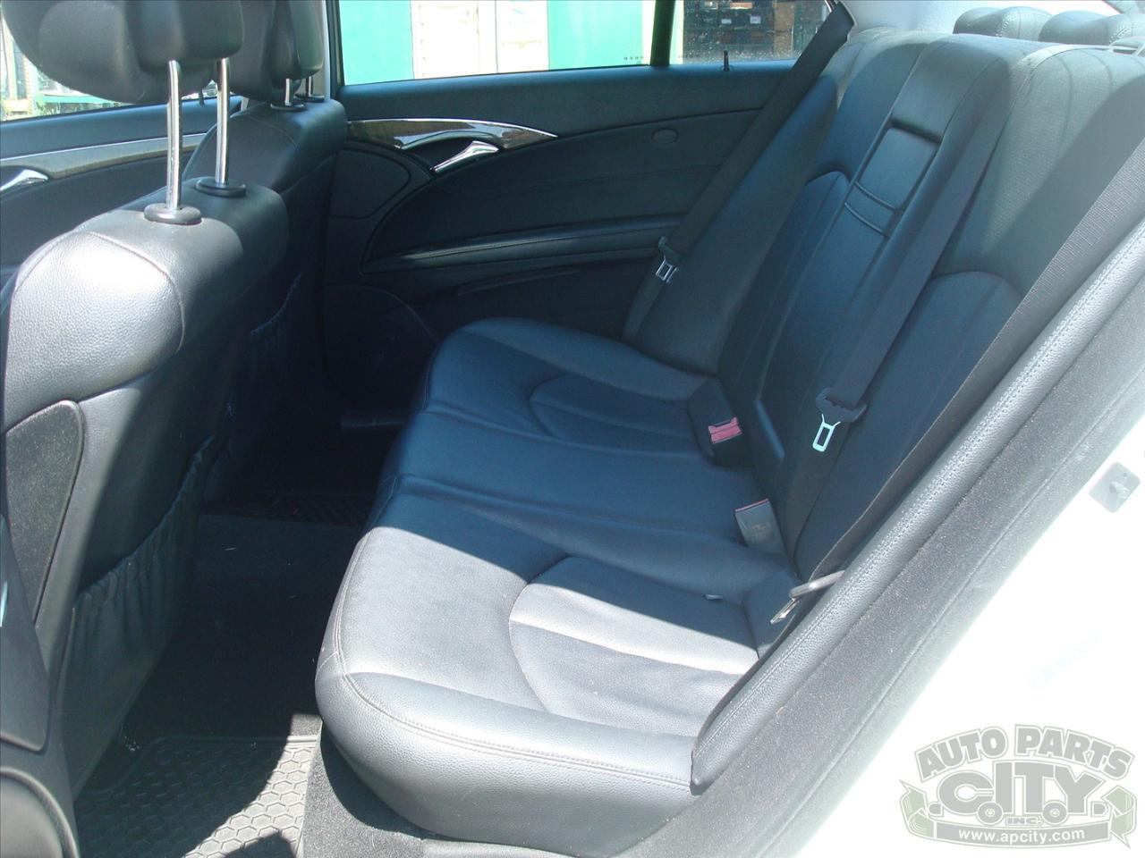 Mercedes-Benz E-Class E350 4MATIC Sedan 2008