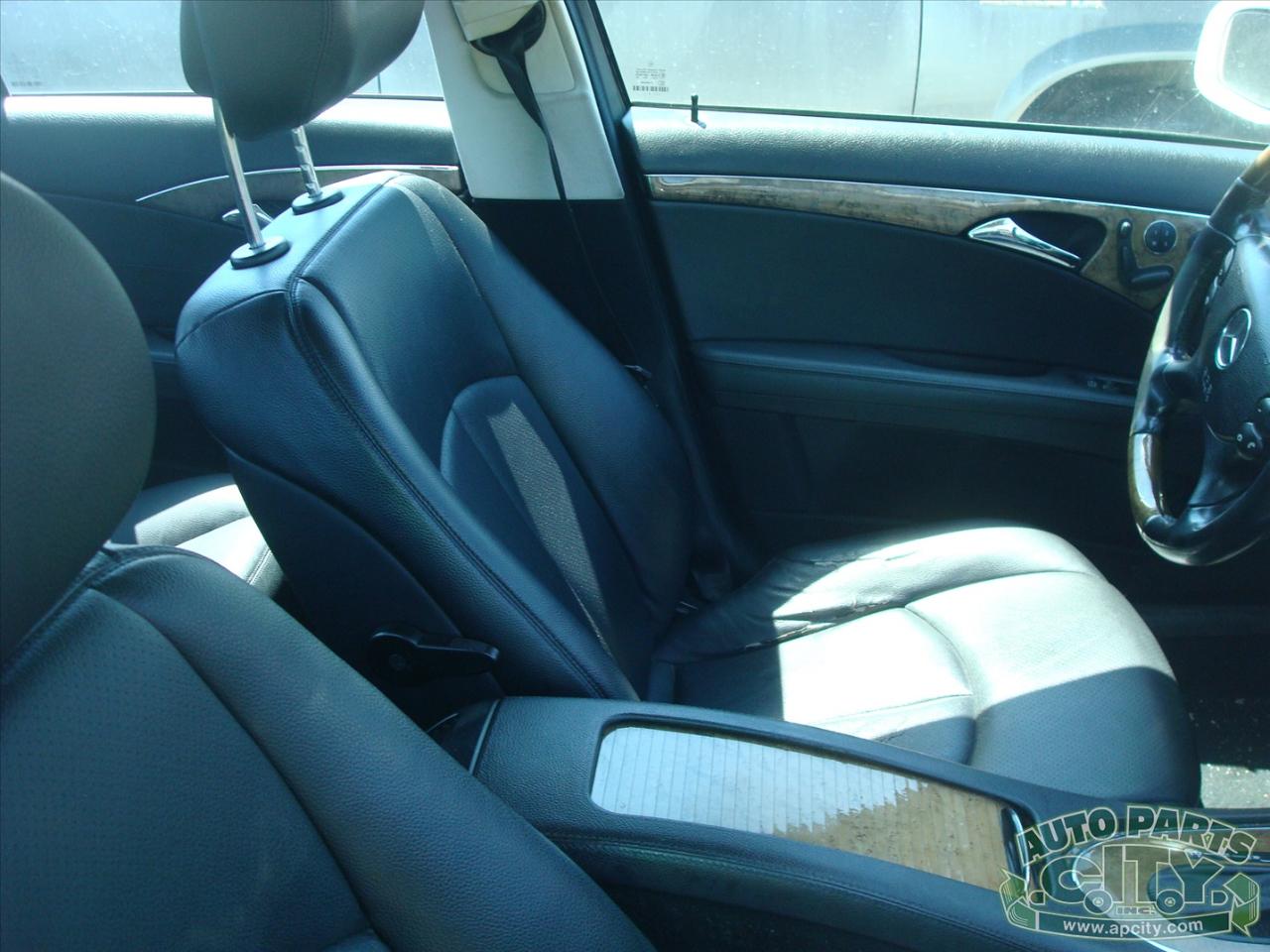 Mercedes-Benz E-Class E350 4MATIC Sedan 2008