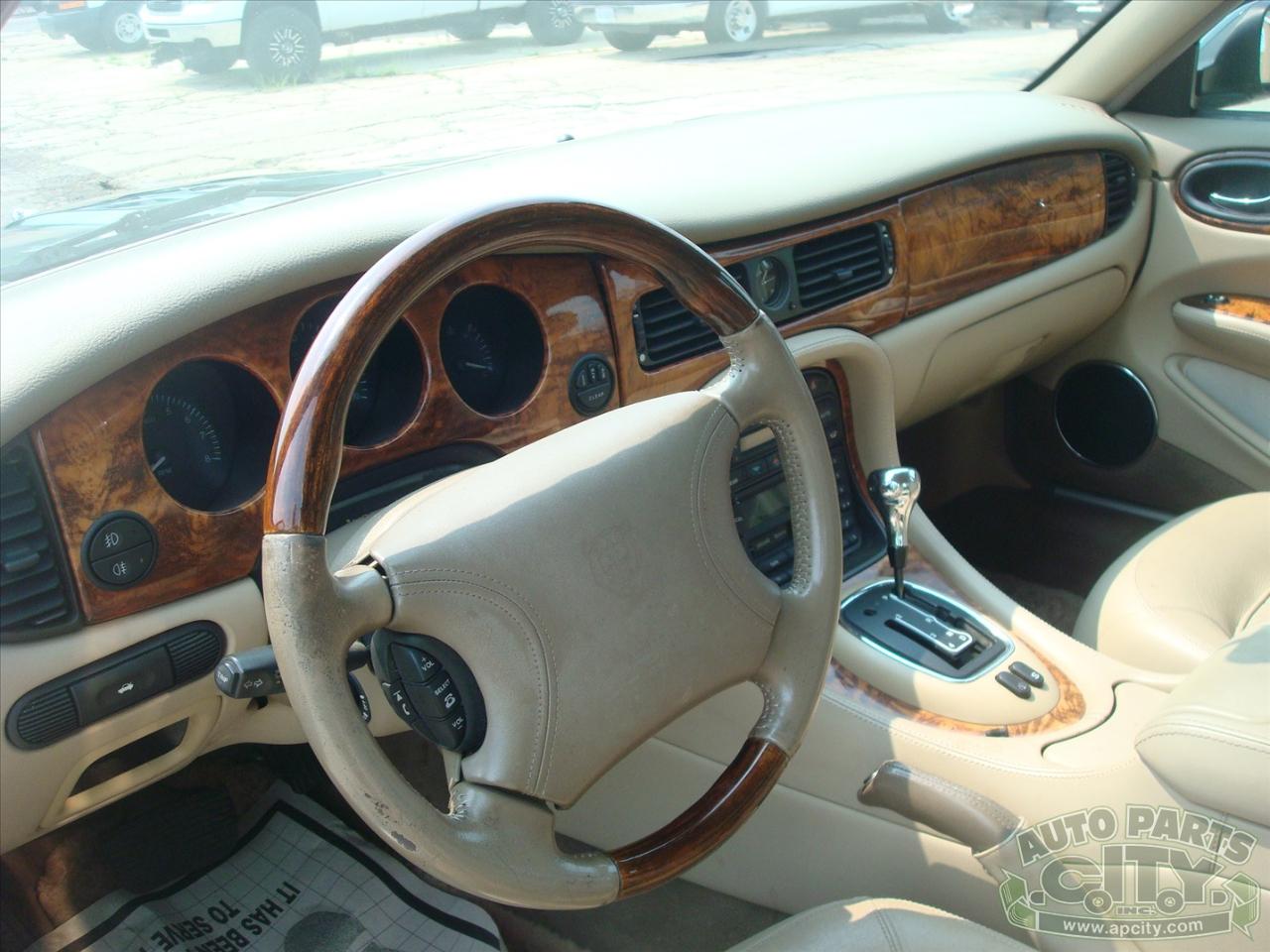 Jaguar XJ Sedan XJ8 1998