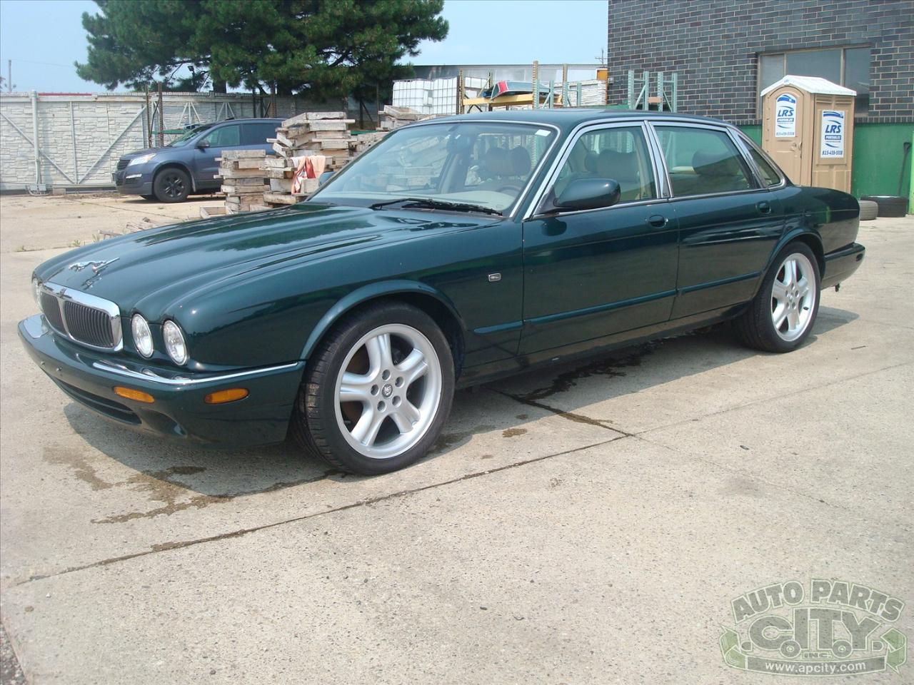 Jaguar XJ Sedan XJ8 1998