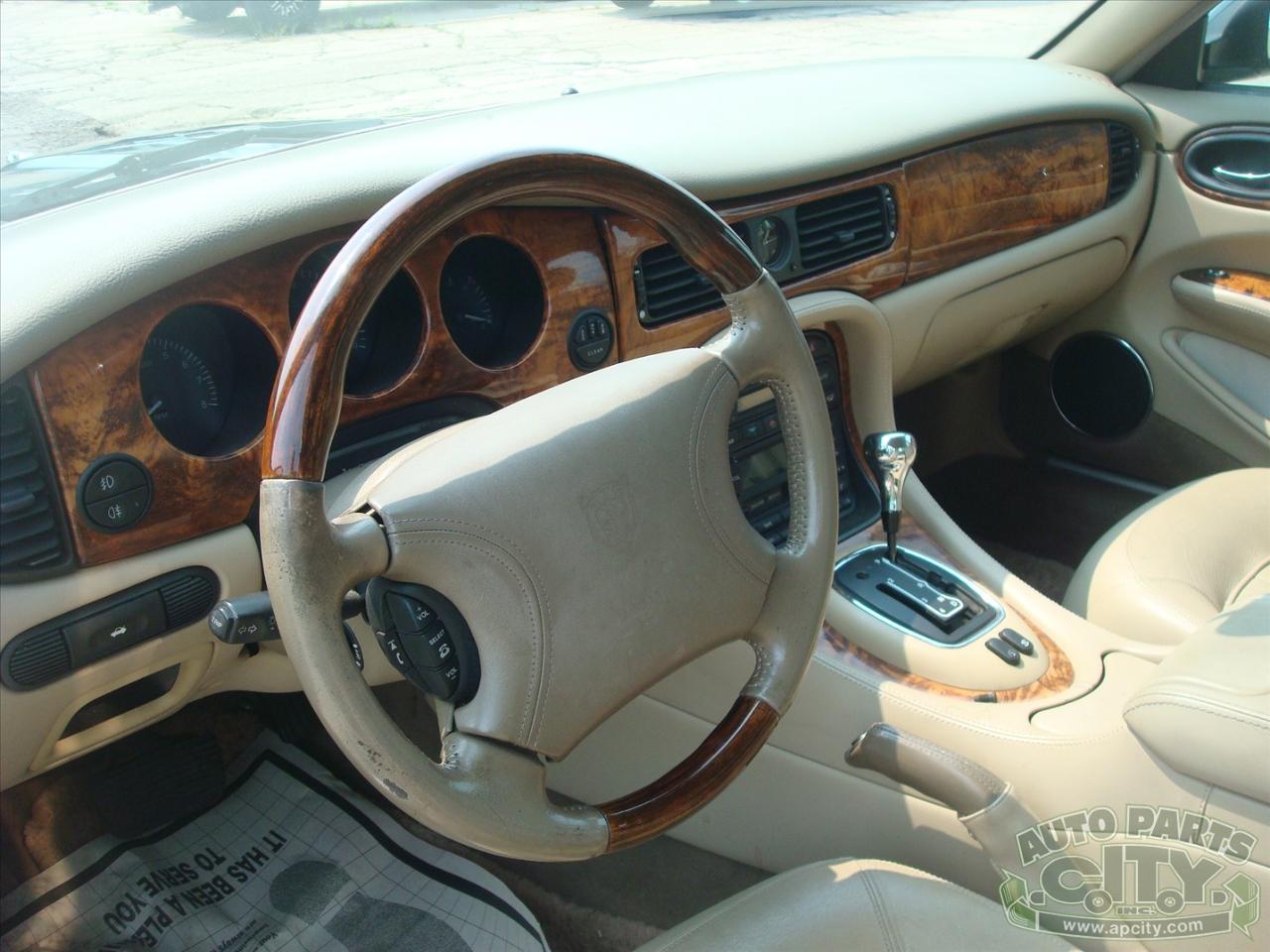 Jaguar XJ Sedan XJ8 1998