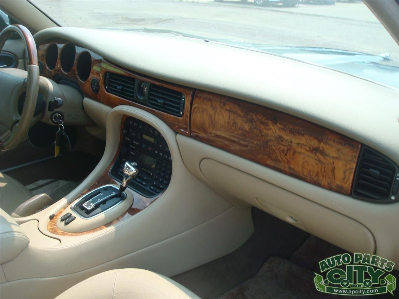 Jaguar XJ Sedan XJ8 1998