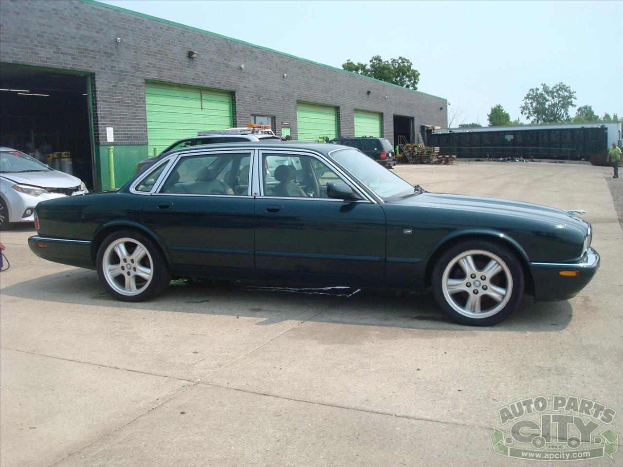 Jaguar XJ Sedan XJ8 1998