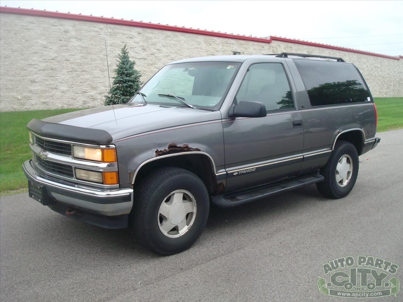 Chevrolet Tahoe 2-Door 4WD 1999