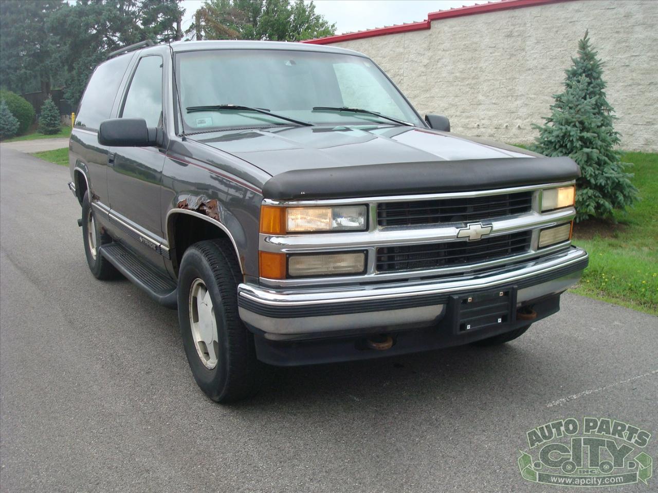 Chevrolet Tahoe 2-Door 4WD 1999