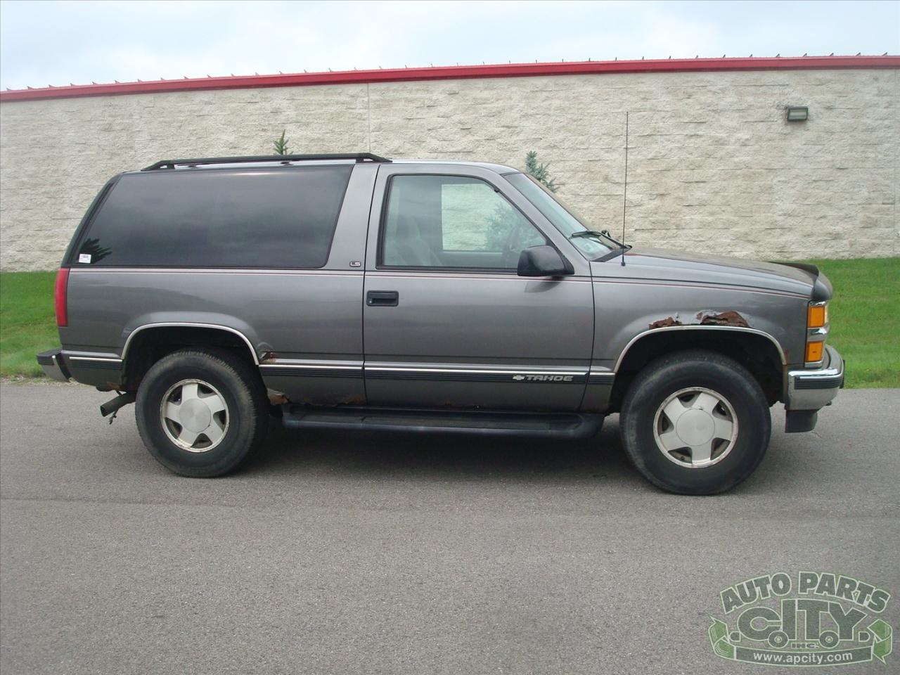 Chevrolet Tahoe 2-Door 4WD 1999