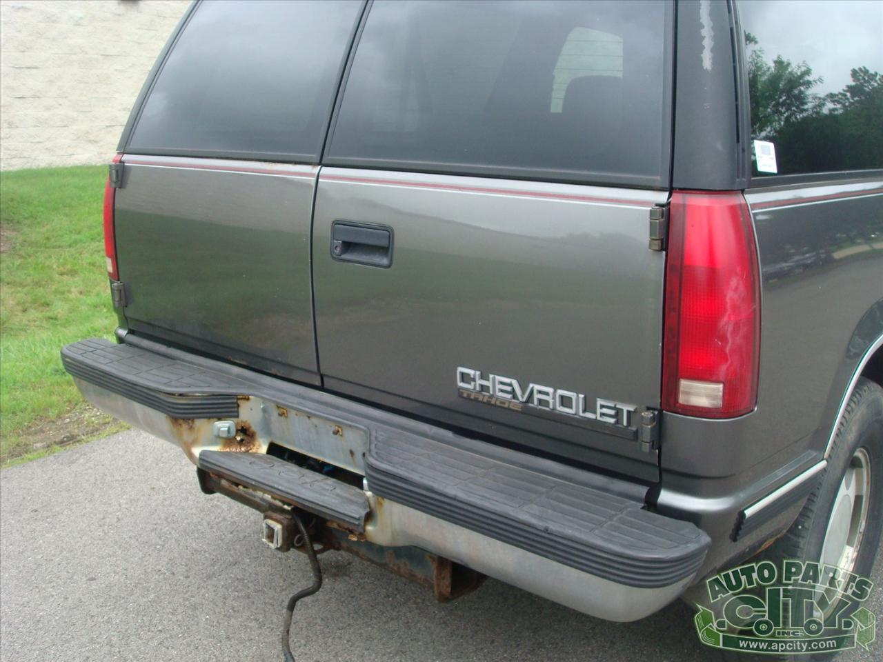 Chevrolet Tahoe 2-Door 4WD 1999