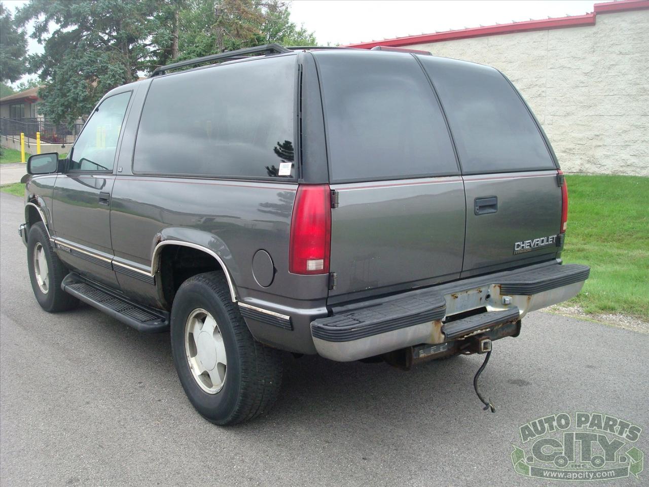 Chevrolet Tahoe 2-Door 4WD 1999