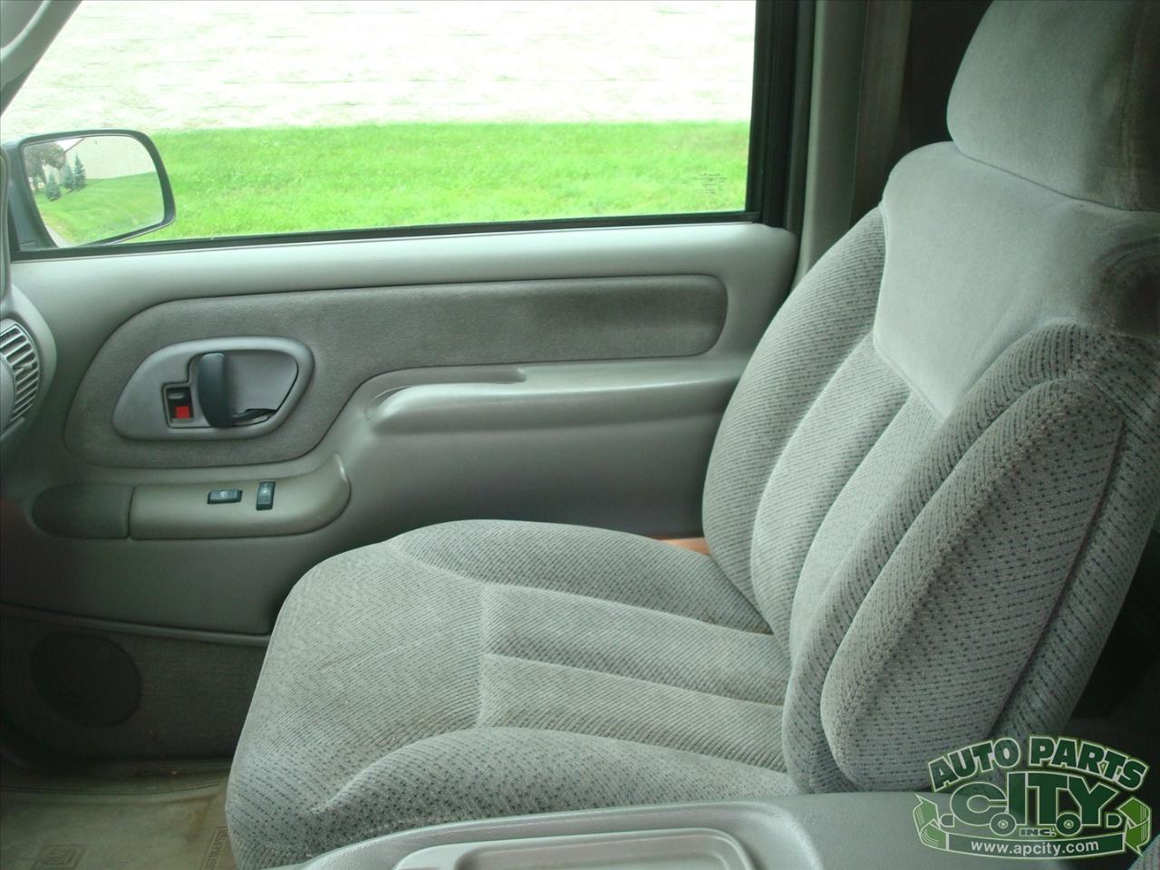 Chevrolet Tahoe 2-Door 4WD 1999
