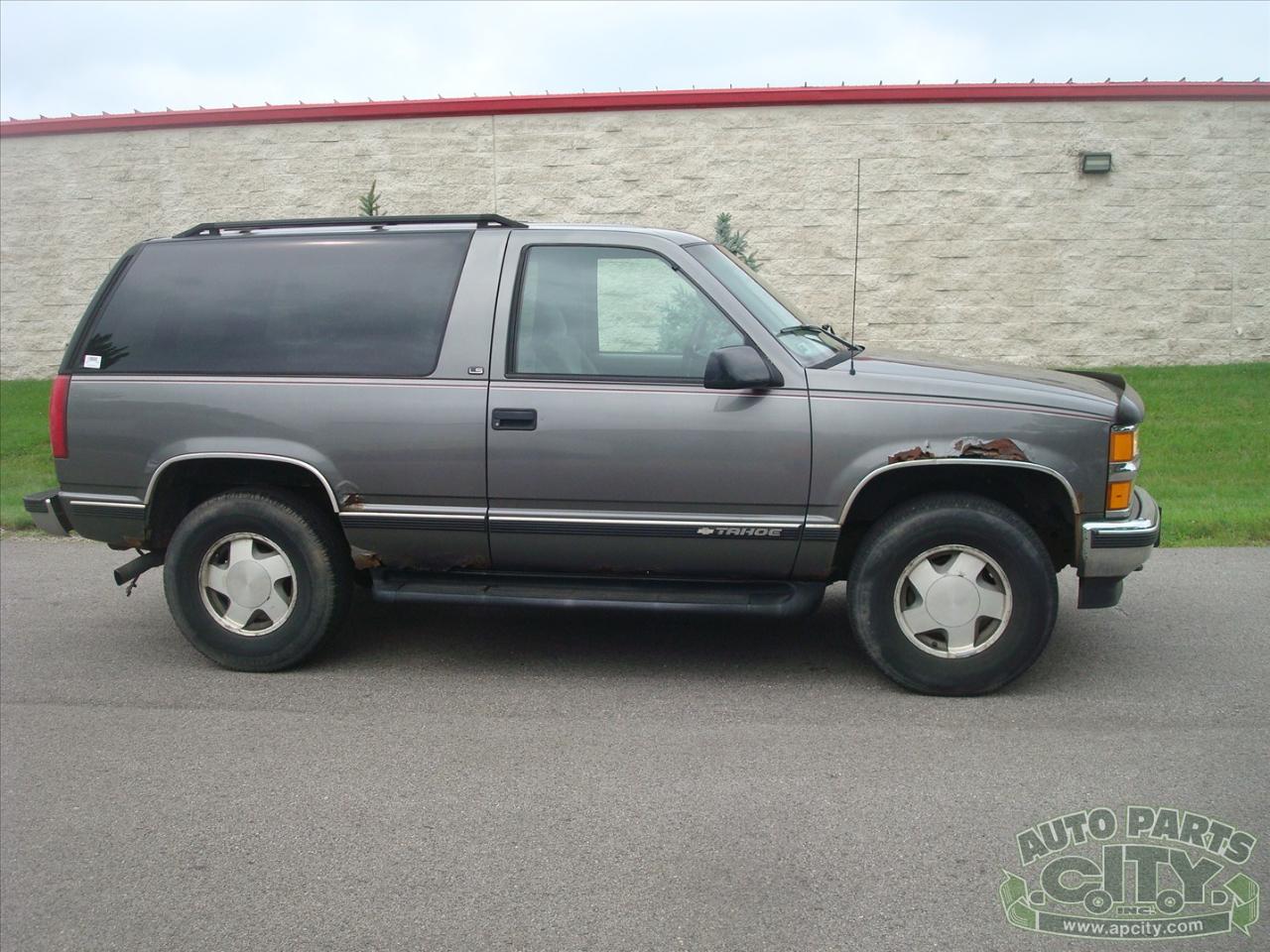 Chevrolet Tahoe 2-Door 4WD 1999
