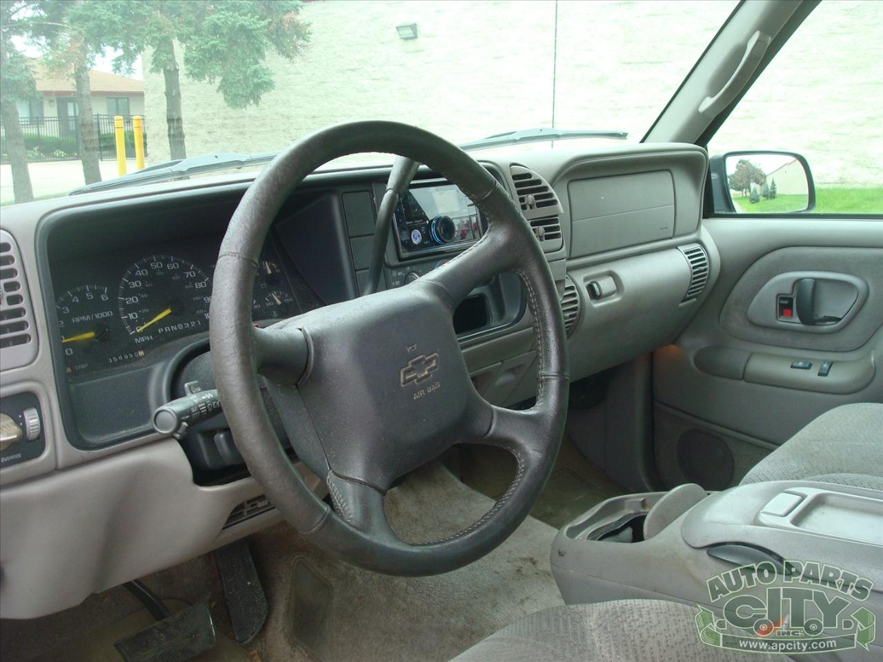 Chevrolet Tahoe 2-Door 4WD 1999