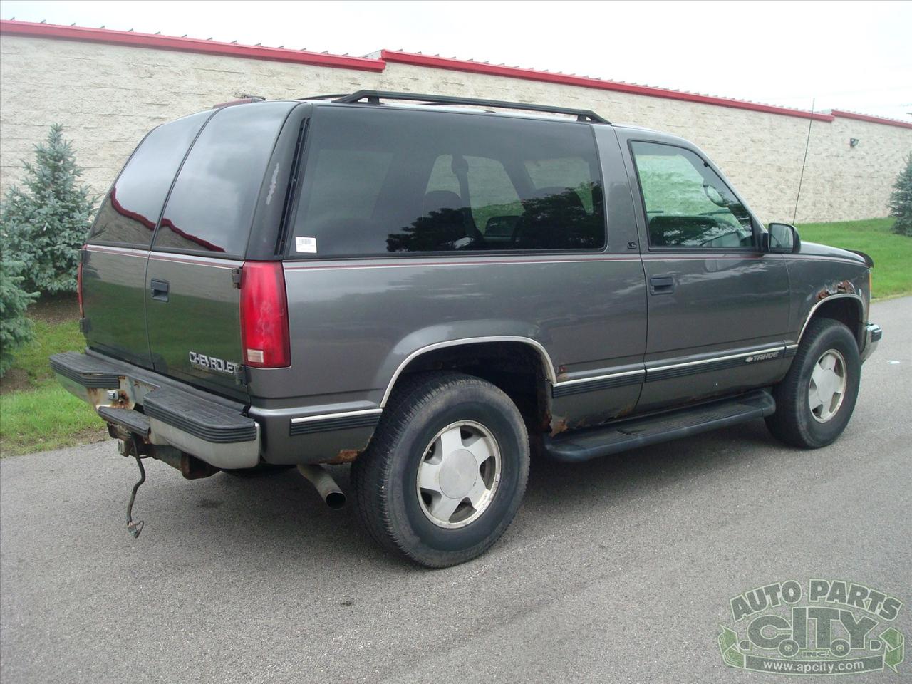 Chevrolet Tahoe 2-Door 4WD 1999