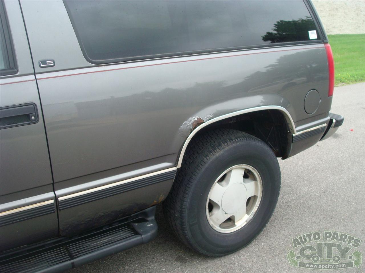 Chevrolet Tahoe 2-Door 4WD 1999