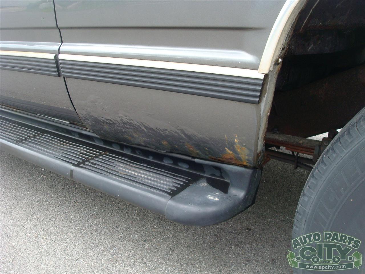 Chevrolet Tahoe 2-Door 4WD 1999