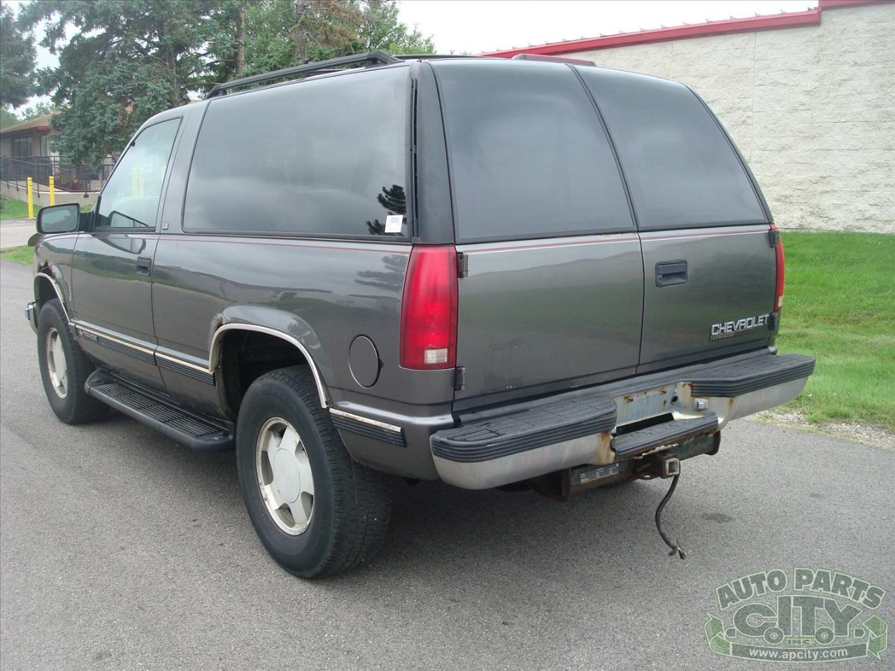Chevrolet Tahoe 2-Door 4WD 1999