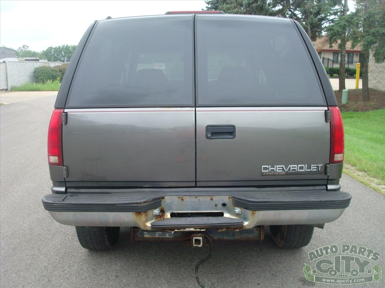 Chevrolet Tahoe 2-Door 4WD 1999
