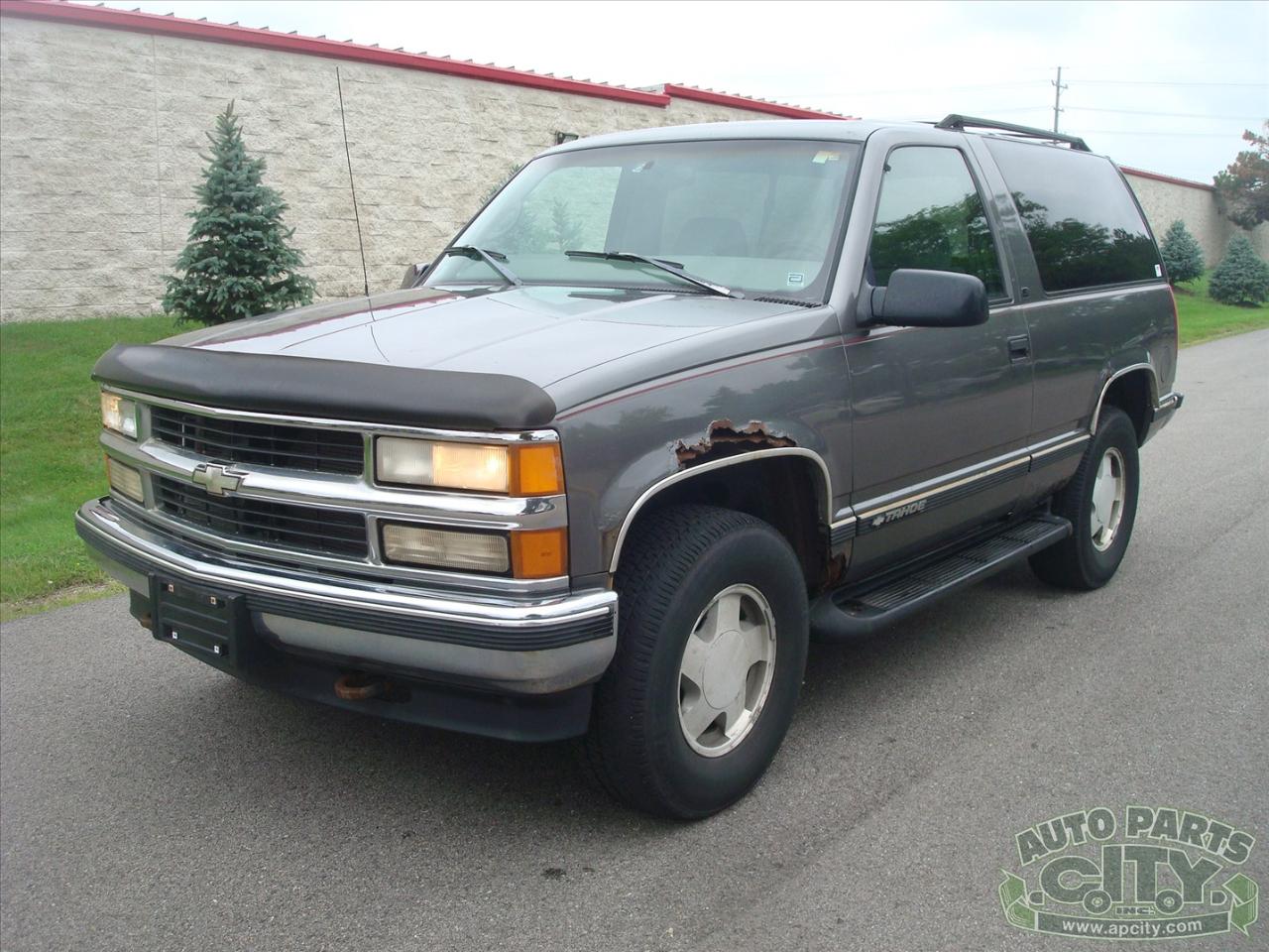 Chevrolet Tahoe 2-Door 4WD 1999
