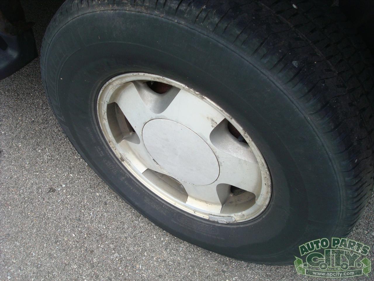 Chevrolet Tahoe 2-Door 4WD 1999