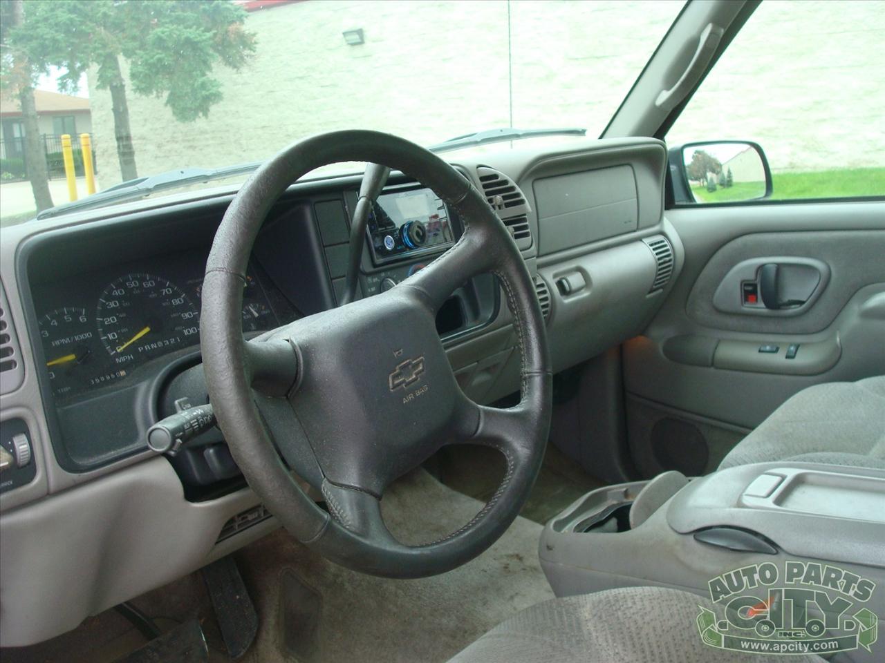 Chevrolet Tahoe 2-Door 4WD 1999