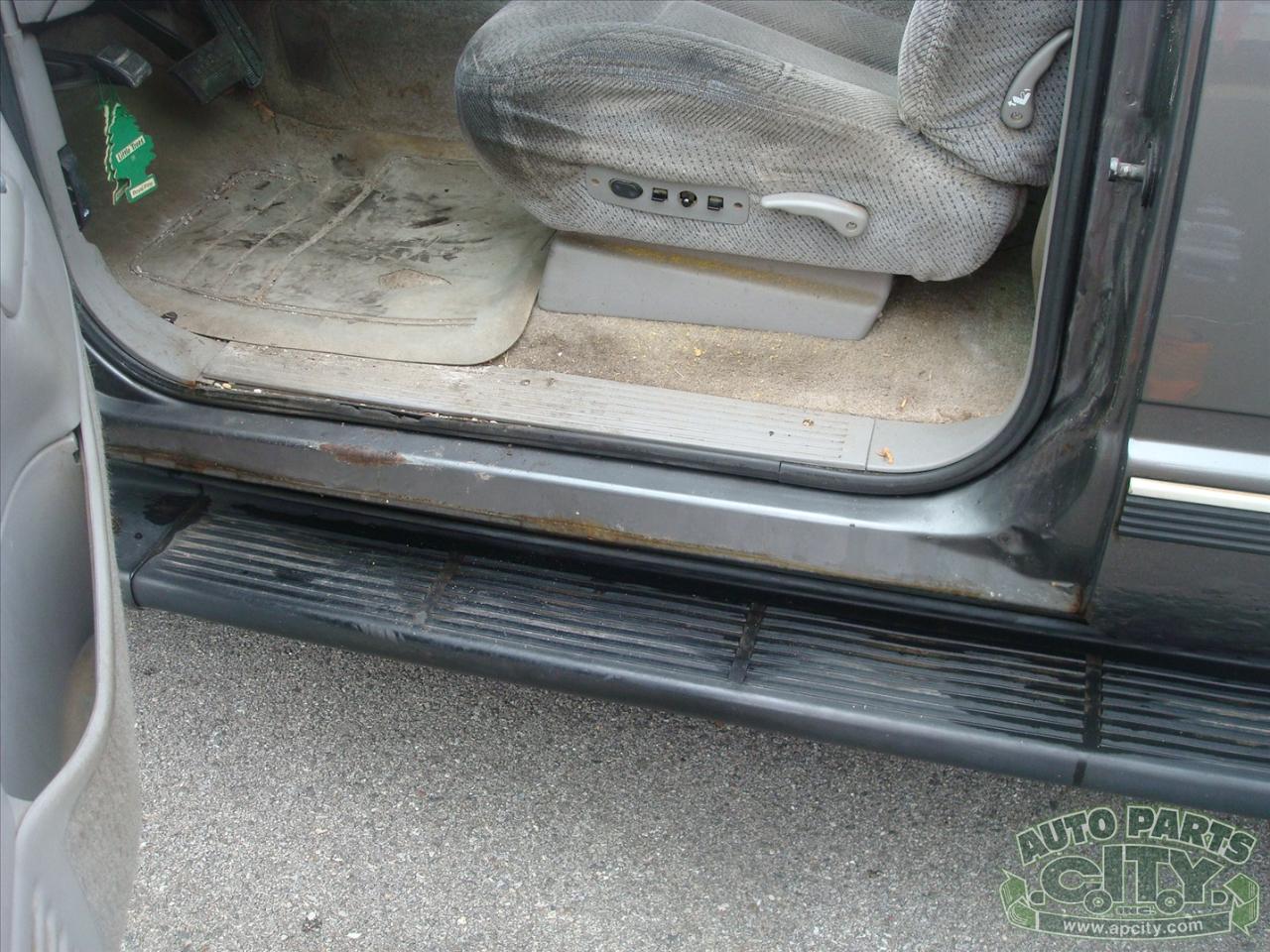 Chevrolet Tahoe 2-Door 4WD 1999