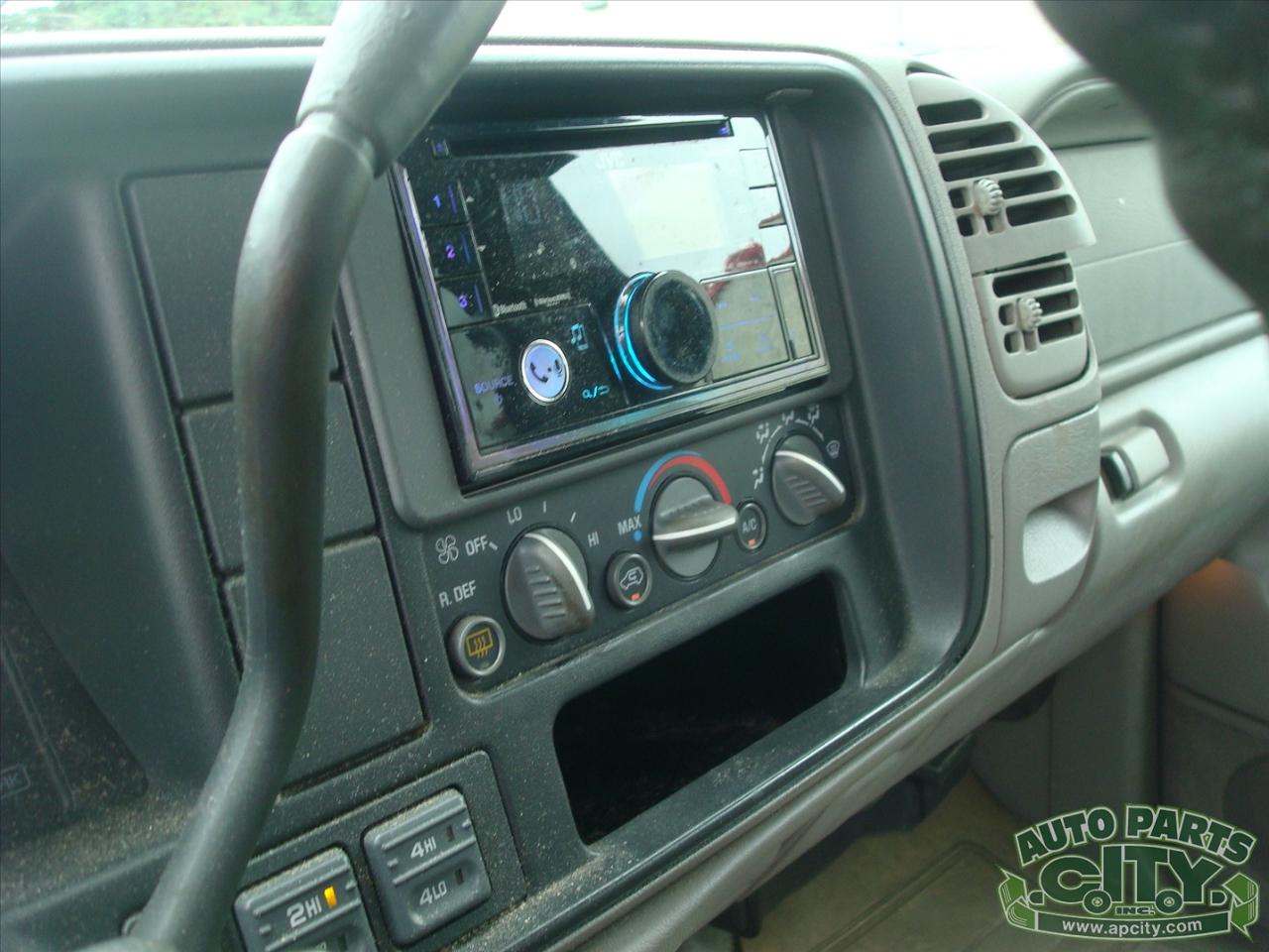 Chevrolet Tahoe 2-Door 4WD 1999