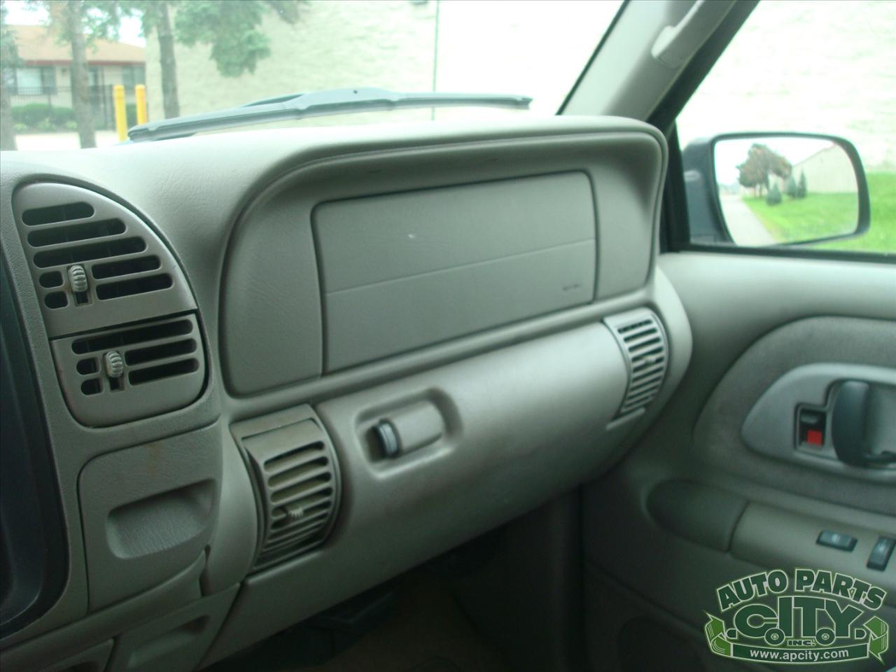 Chevrolet Tahoe 2-Door 4WD 1999