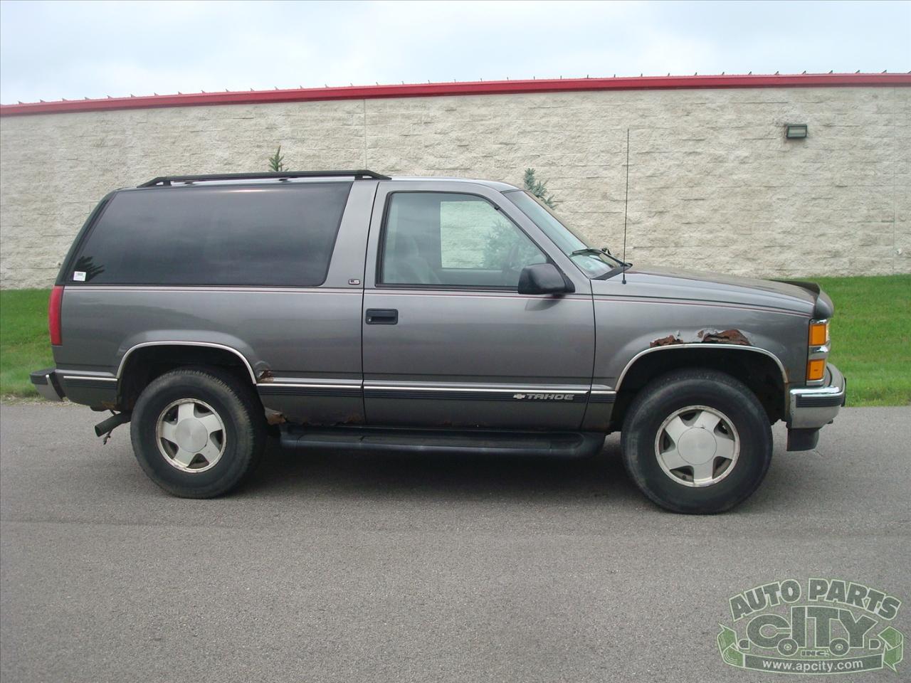 Chevrolet Tahoe 2-Door 4WD 1999