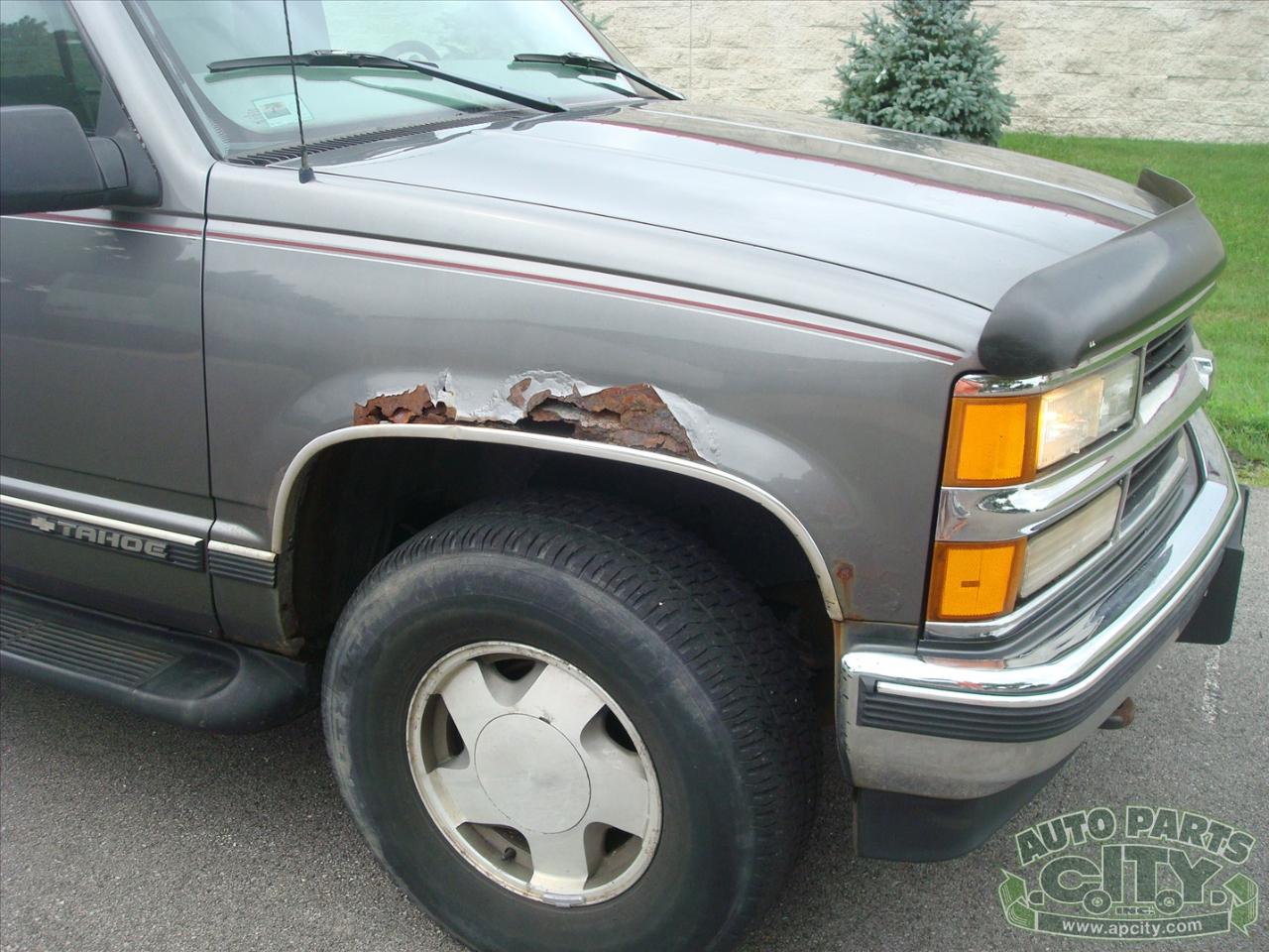 Chevrolet Tahoe 2-Door 4WD 1999