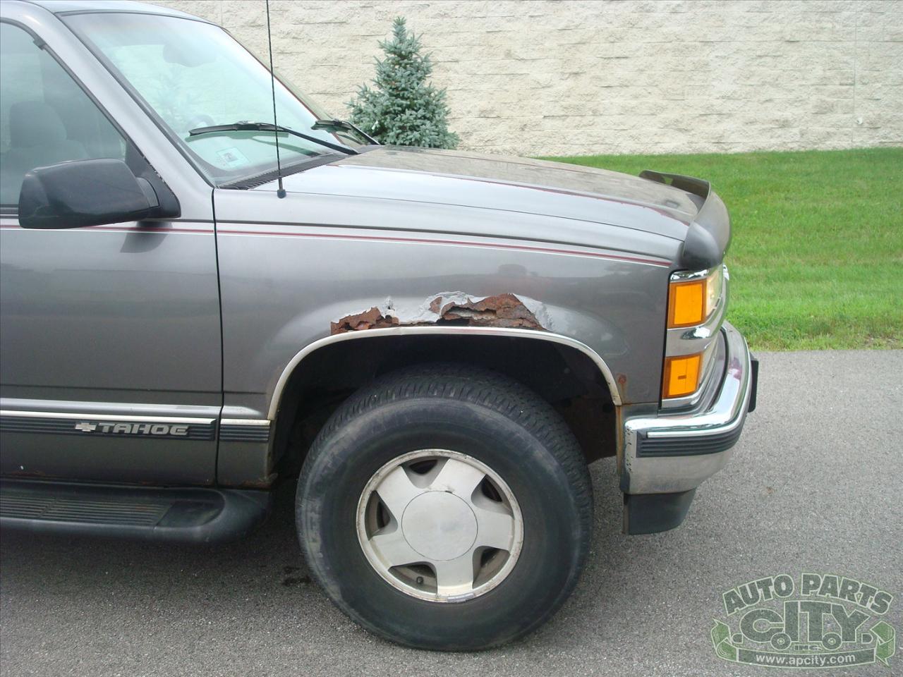 Chevrolet Tahoe 2-Door 4WD 1999