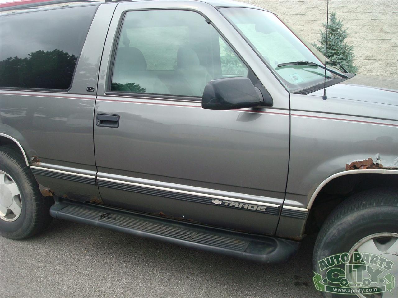 Chevrolet Tahoe 2-Door 4WD 1999