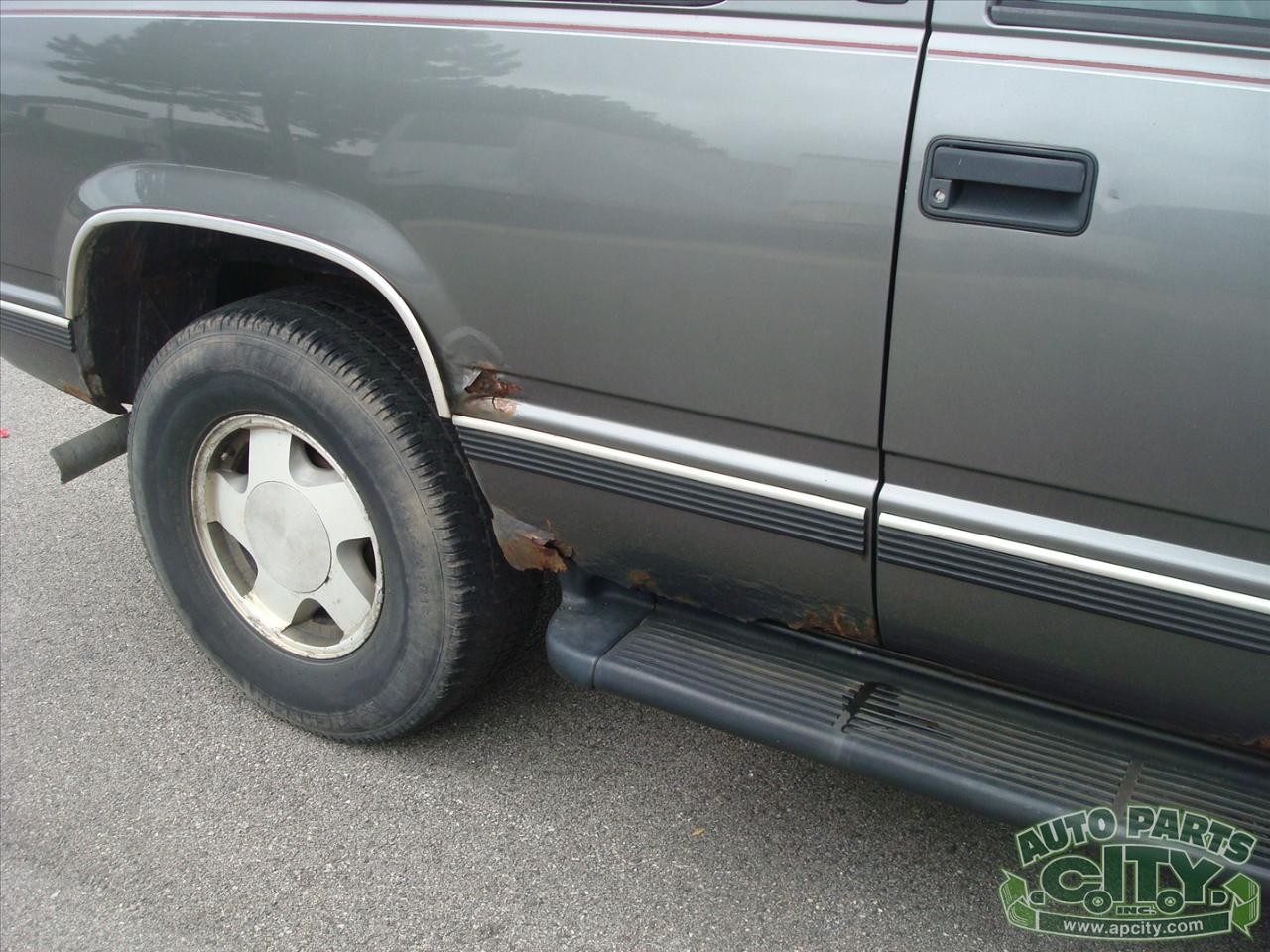 Chevrolet Tahoe 2-Door 4WD 1999