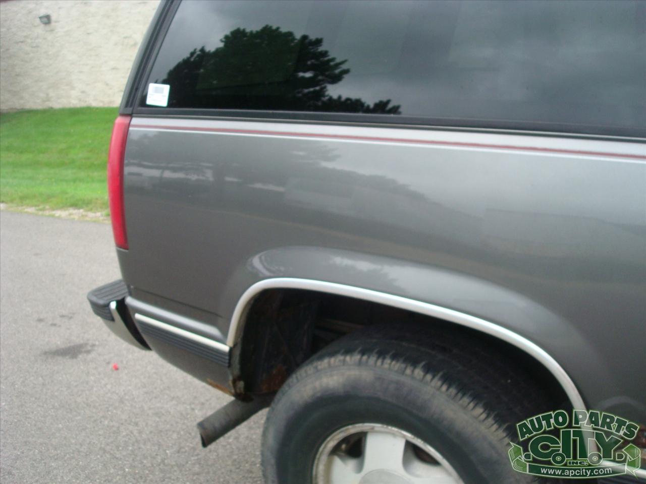Chevrolet Tahoe 2-Door 4WD 1999