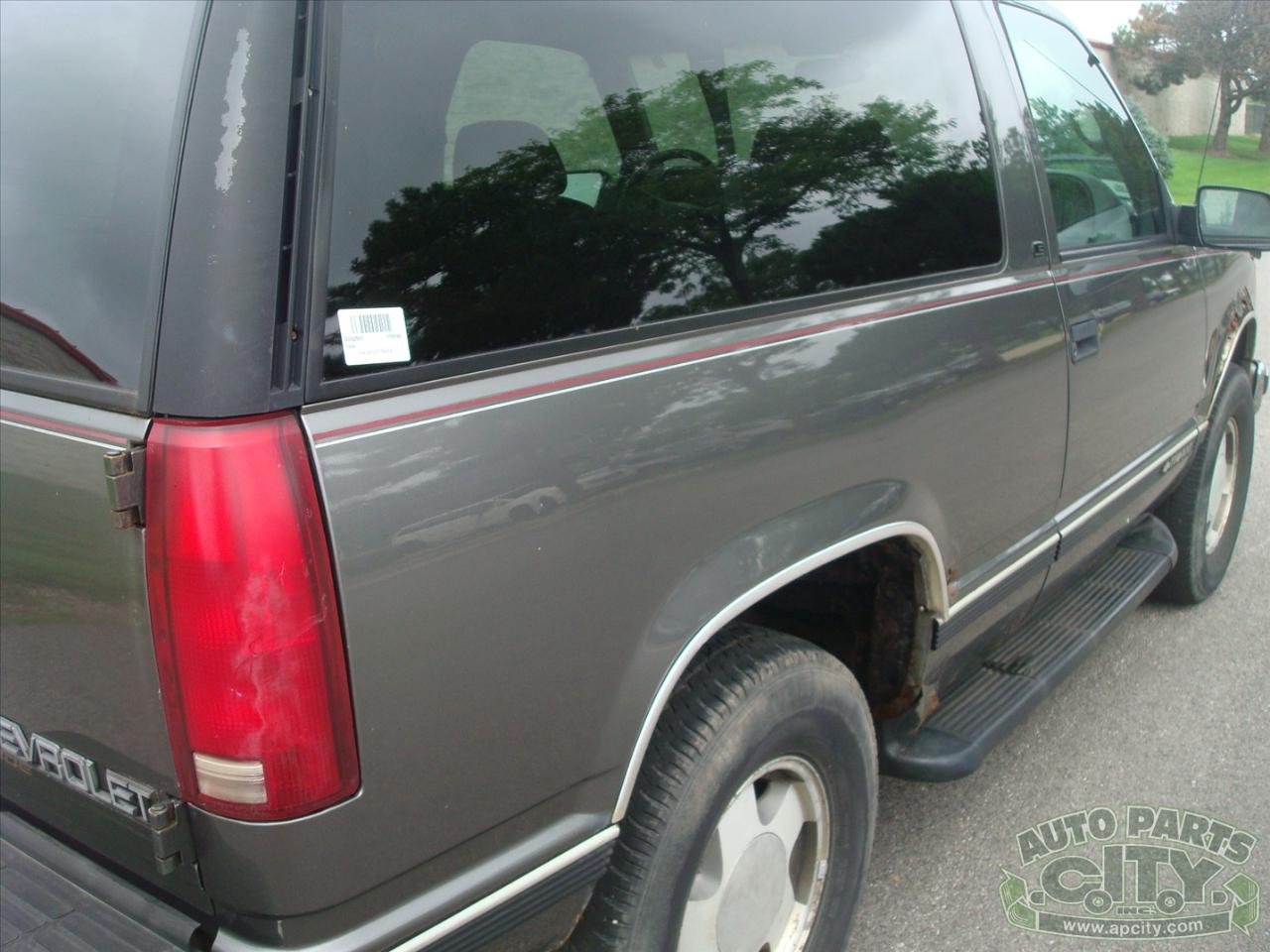 Chevrolet Tahoe 2-Door 4WD 1999