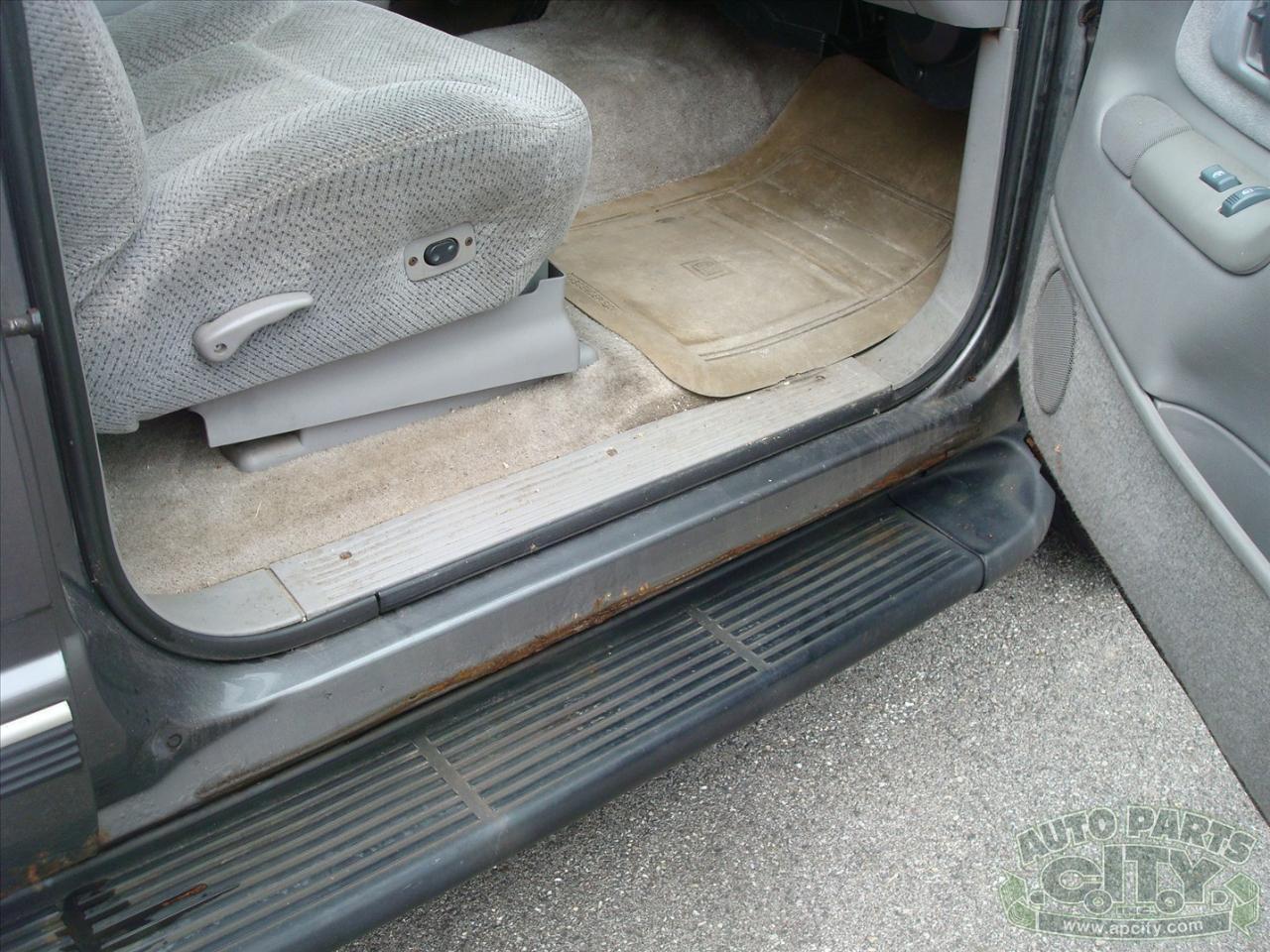 Chevrolet Tahoe 2-Door 4WD 1999