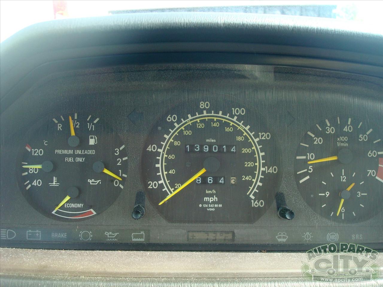 Mercedes-Benz 300 E sedan 1990
