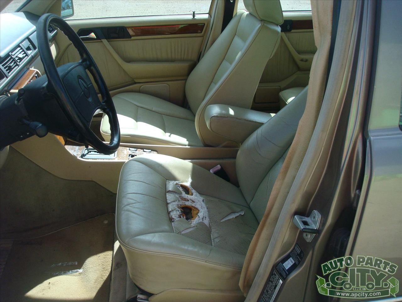 Mercedes-Benz 300 E sedan 1990