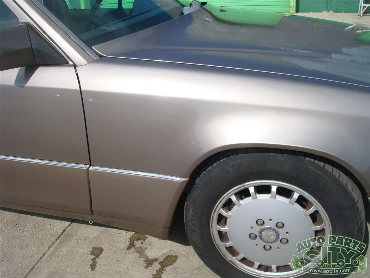 Mercedes-Benz 300 E sedan 1990