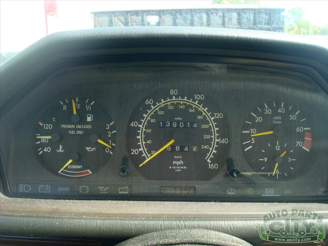 Mercedes-Benz 300 E sedan 1990