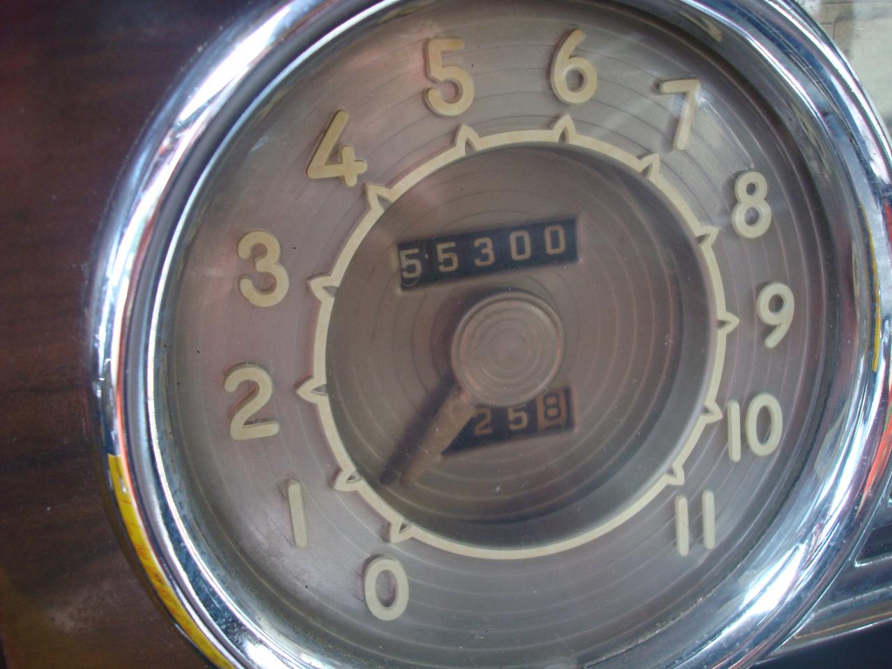 Packard Deluxe 8  1948