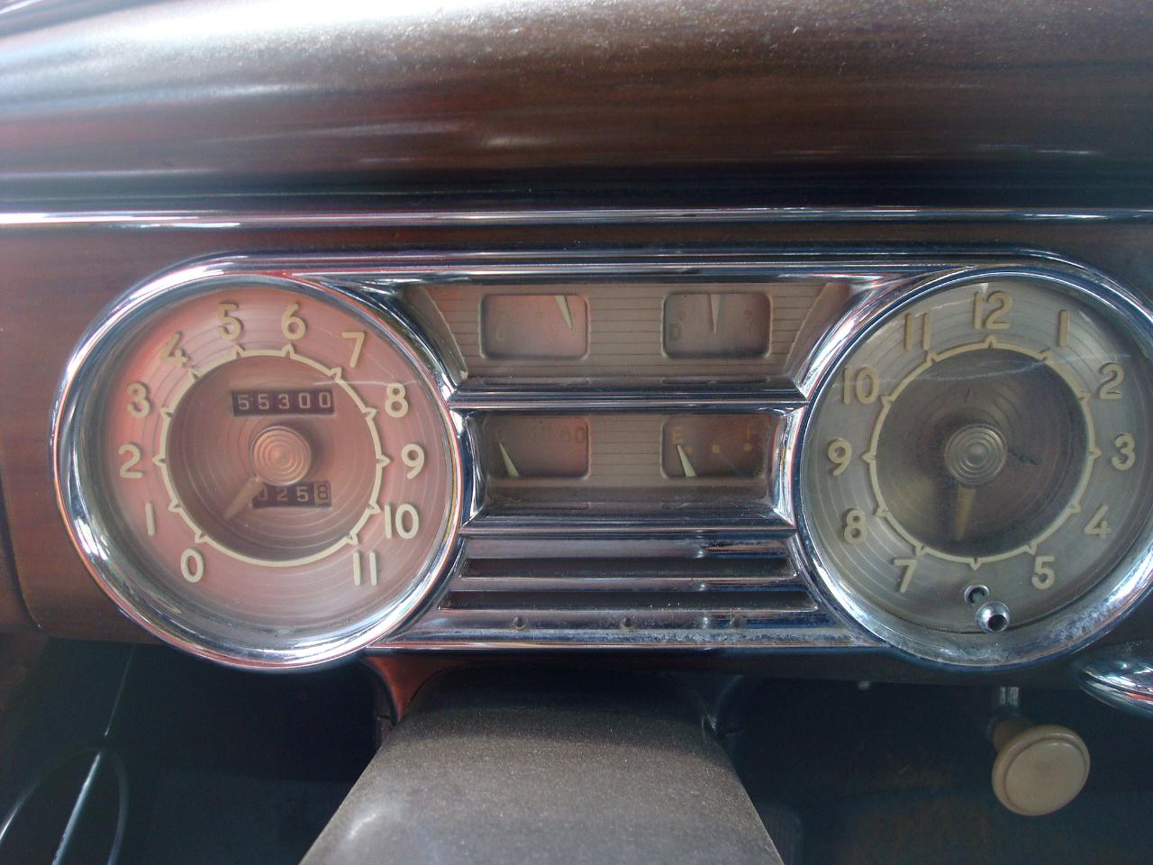 Packard Deluxe 8  1948
