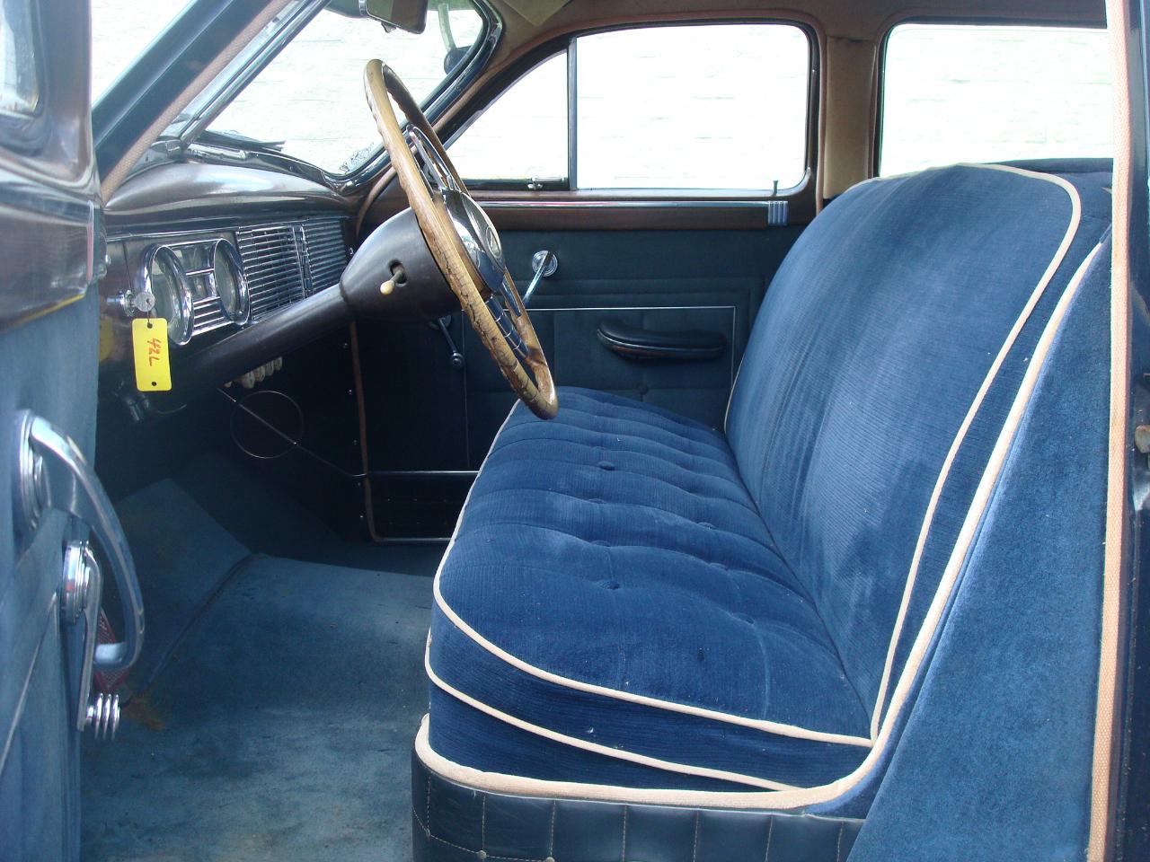 Packard Deluxe 8  1948