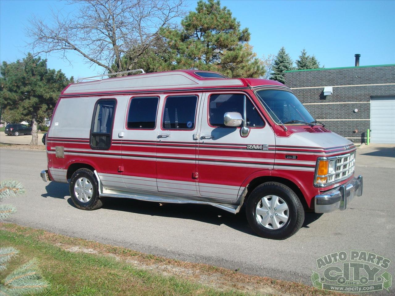 Dodge Ram Van B250 1988